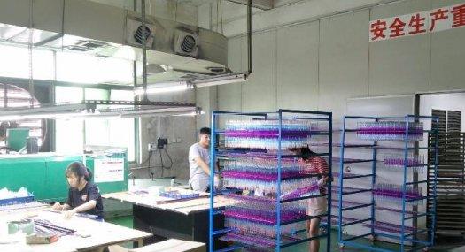 带现成喷油证凤岗五联楼上无尘车间厂房出租700平