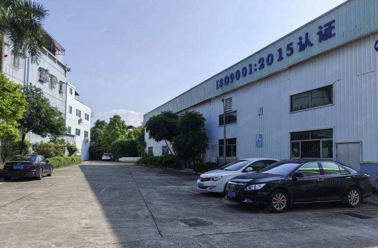 南城白马独院厂房出租1753方，高度9米，有地坪漆，现成装修