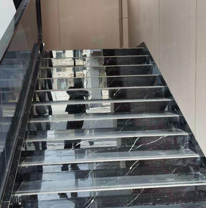 南城车站附近低价独院全新办公楼出租2250平方，独立停车场，