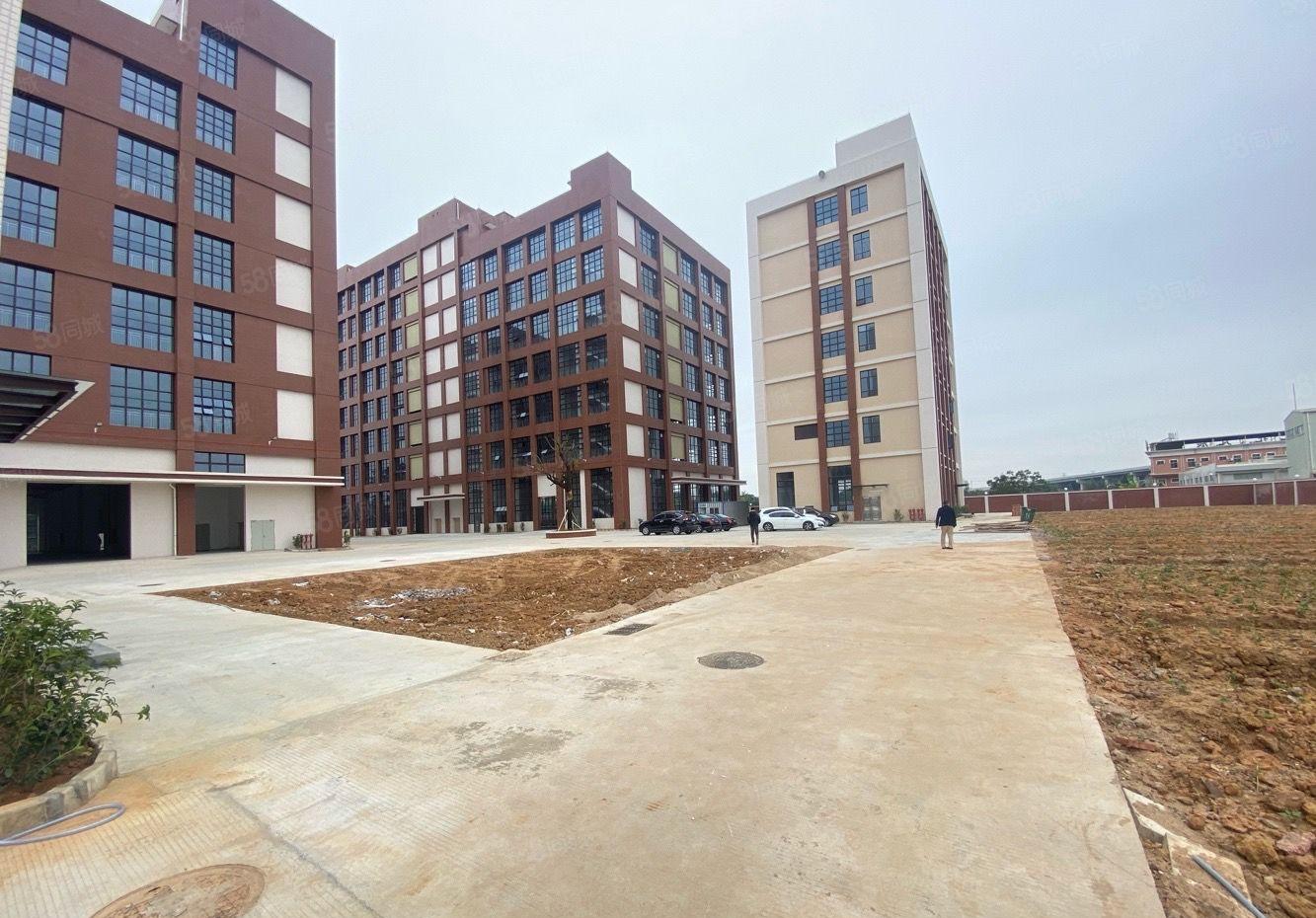 南城新出漂亮园区厂房出租，可分租空地大。适合小加工电子仓库