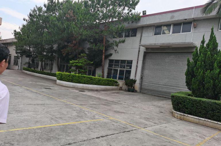 厂房出租！南城雅园超大空地带行车单一层1460平