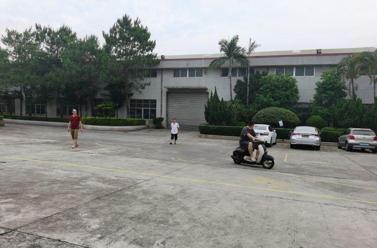 厂房出租单一层1460平 超大空地  带行车