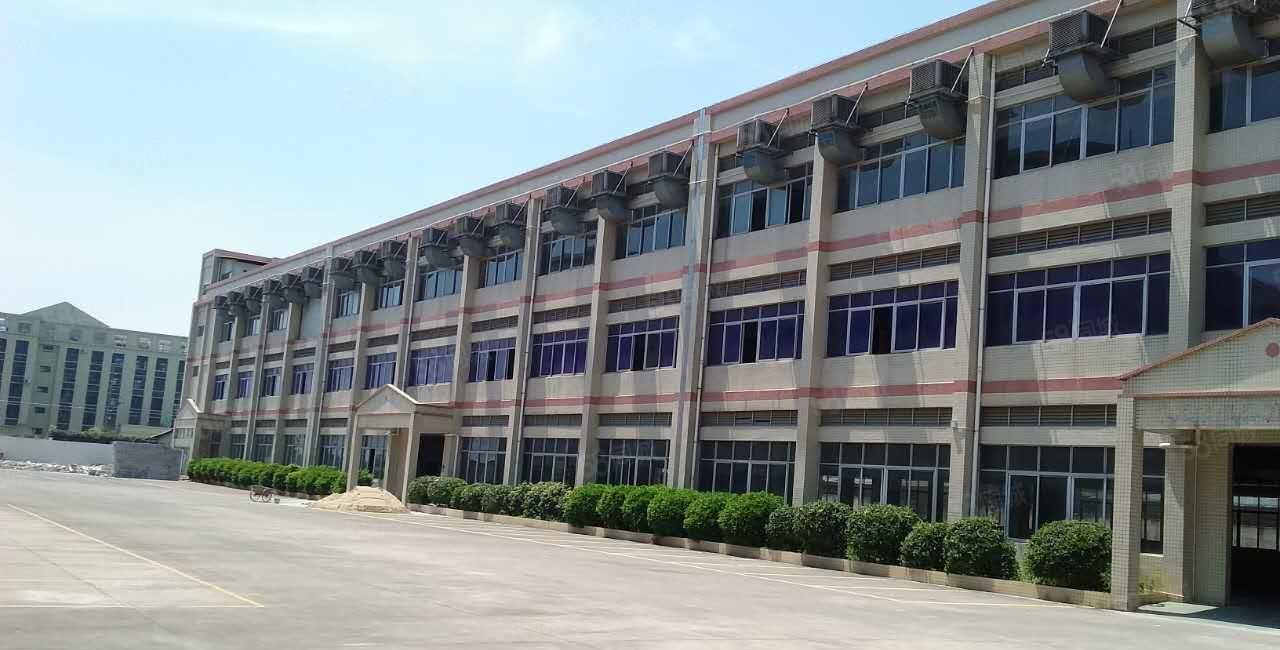 南城蛤地空出一楼2200平方，可做仓库