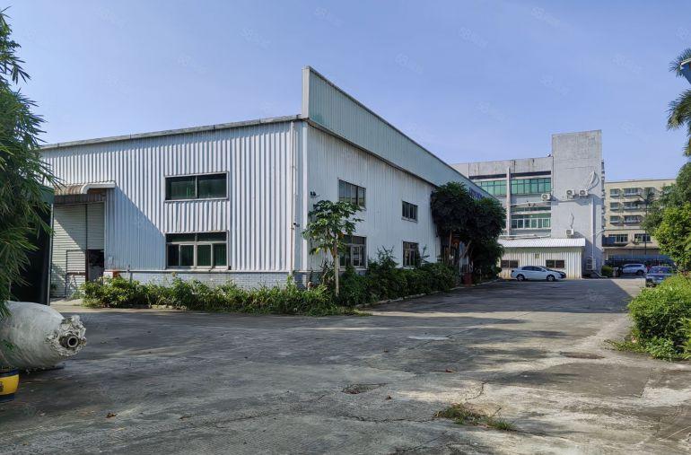 南城白马独院厂房出租1753方，高度9米，有地坪漆，现成装修