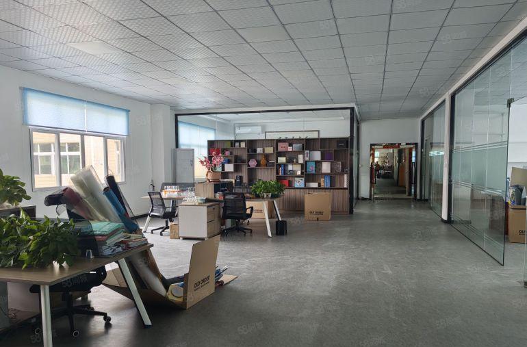 南城新基宏远附近新空出小面积厂房出租，适合贸易办公，小加工！