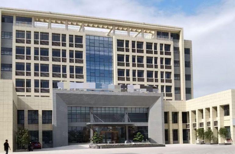 南城园区厂房单层面积5000平，低价出租！空地大，交通好！