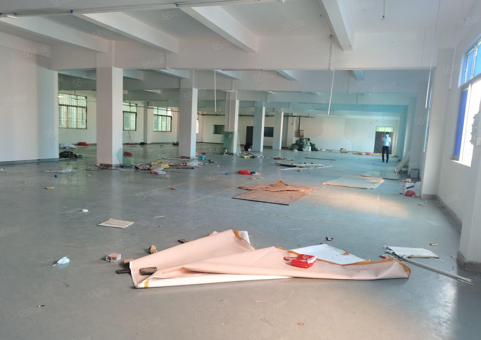 南城天安数码城附近小面积厂房420平，交通便利，环境好！