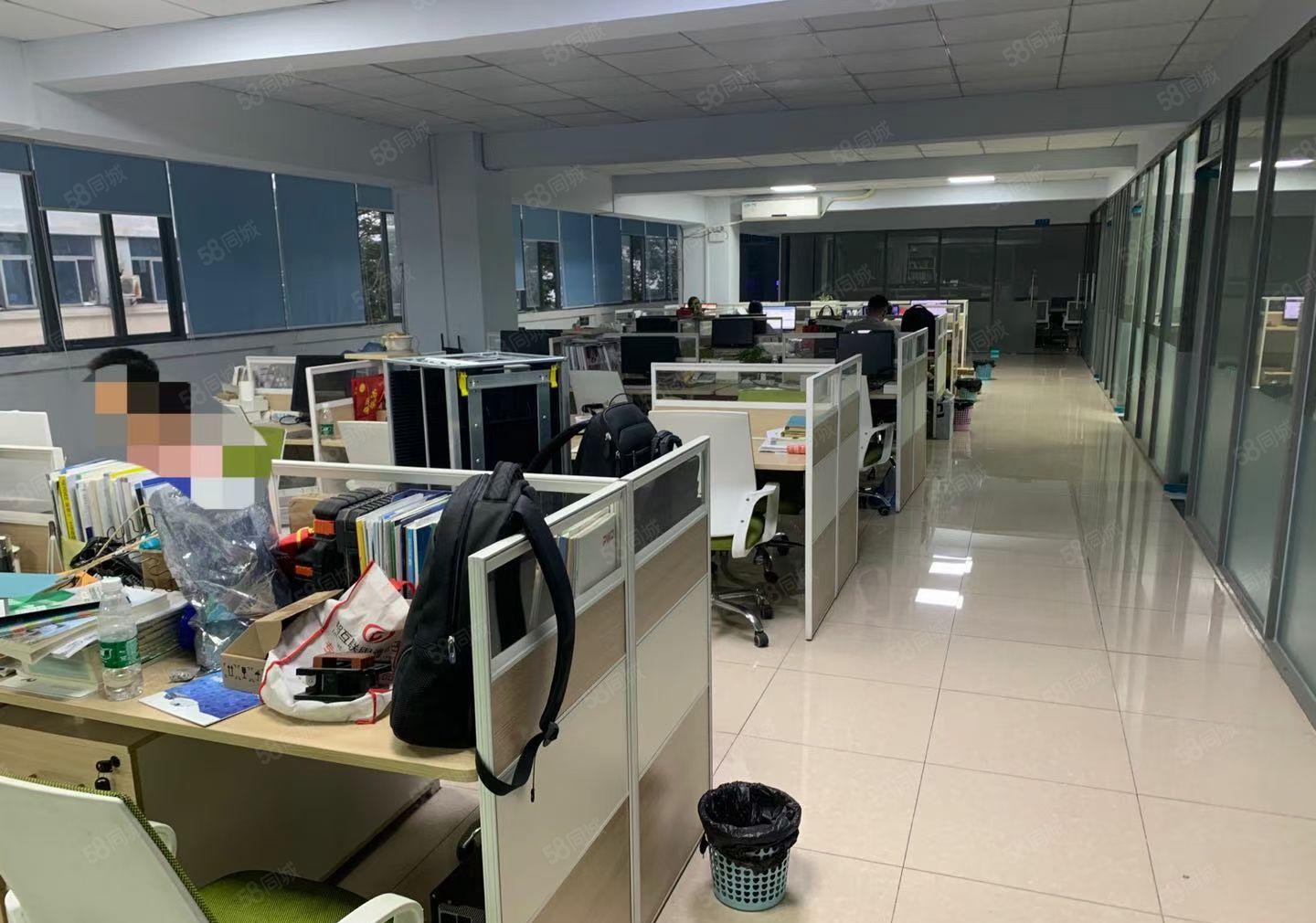 南城车站附近花园式创意园，现成装修，一楼大小面积可分租！