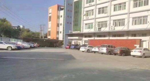 凤岗靠近深圳出租楼上精装修适合轻行业厂房1330平