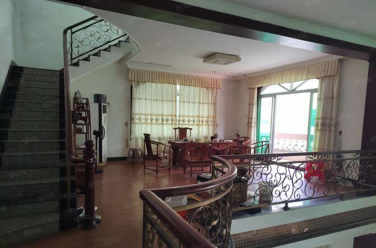 温塘独院1300平方，适合做网络直播，会所，办公，电商。