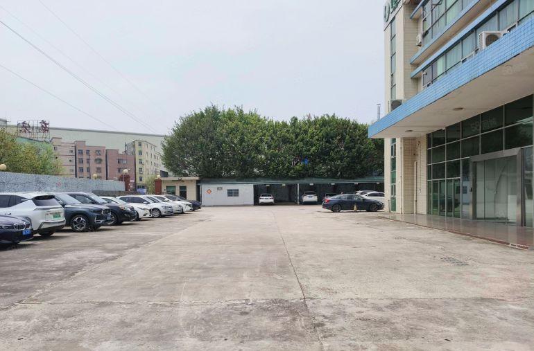 东城温塘独院厂房分租一楼1800平，现成办公室水电精装修。