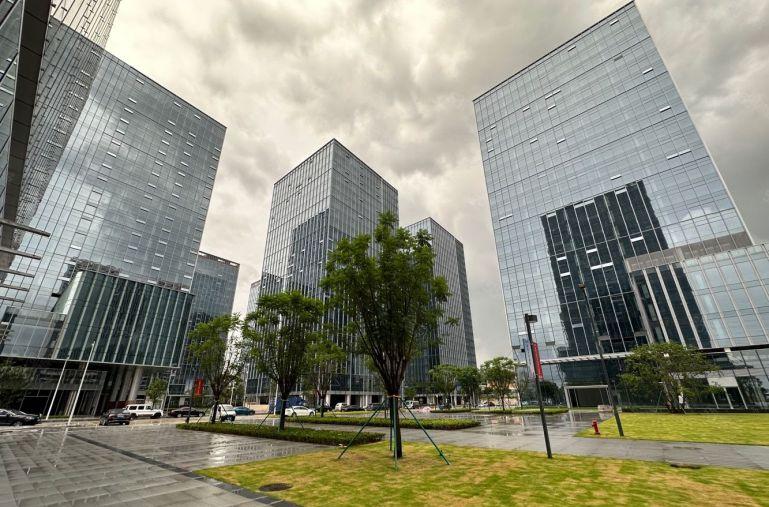 房东直租，东城全新落地玻璃幕墙厂房直租，形象高大上，配套齐全