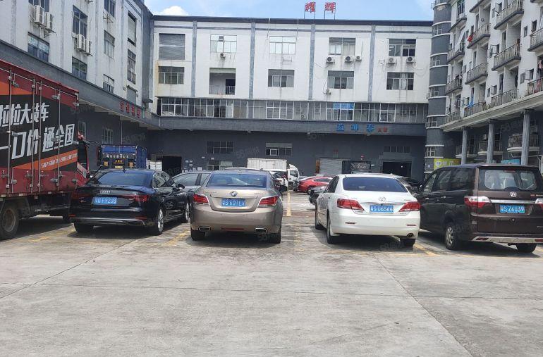 东城桑园独院分租一楼260平，现成水电装修，厂房出租。