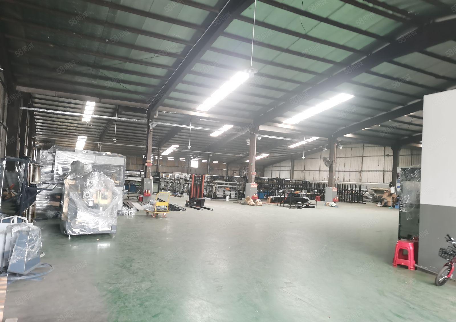 东城牛山新出单一层2500平，滴水九米，水电齐全，带装修