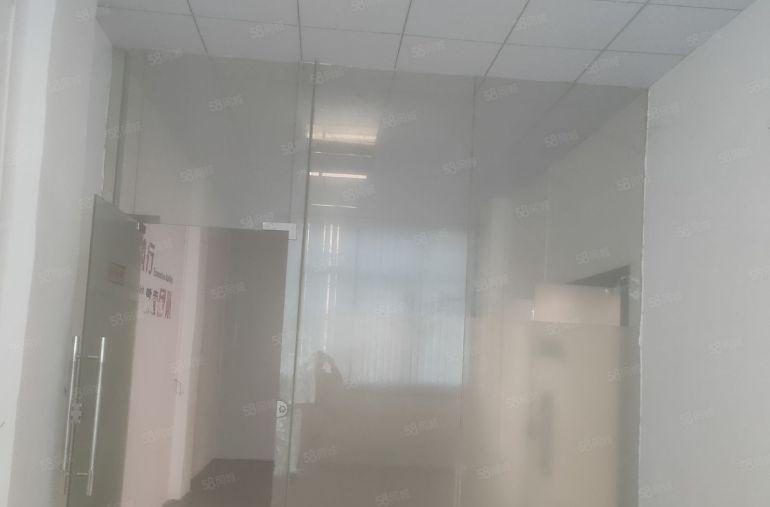 东城厂房出租，低价出租！独院厂房一楼500平，现成办公装修。