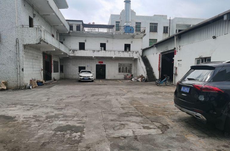 东城温塘独门独院单一层2600平，宿舍办公900平