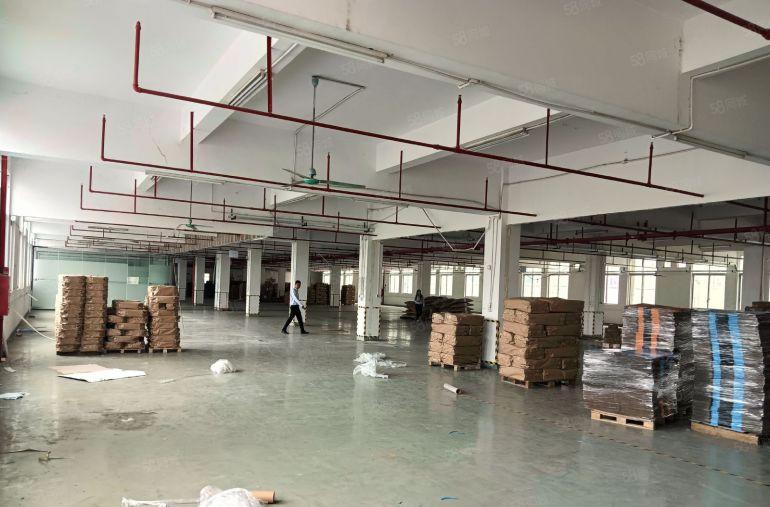 东城靠近茶山和寮步厂房出租3600方，现成装修办公室，大小可