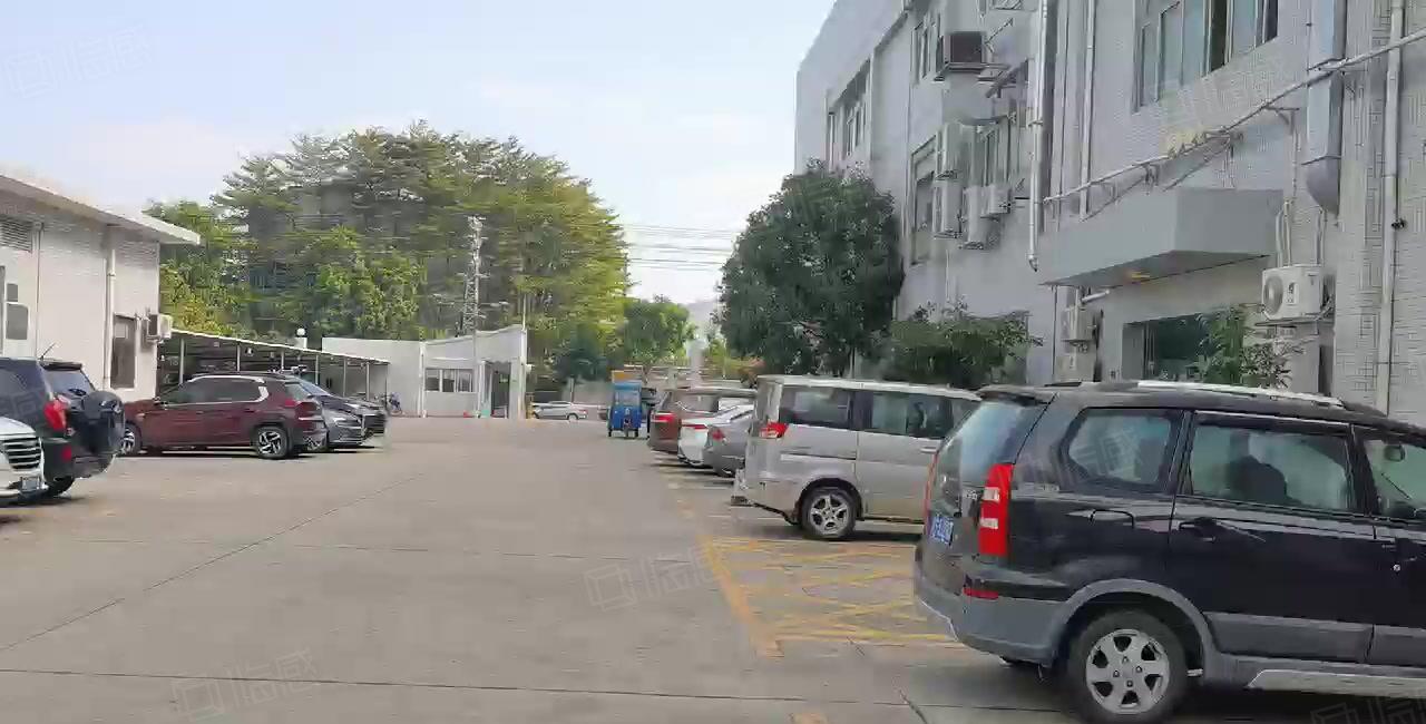 东城牛山新出工业厂房一楼1100平方现成办公室