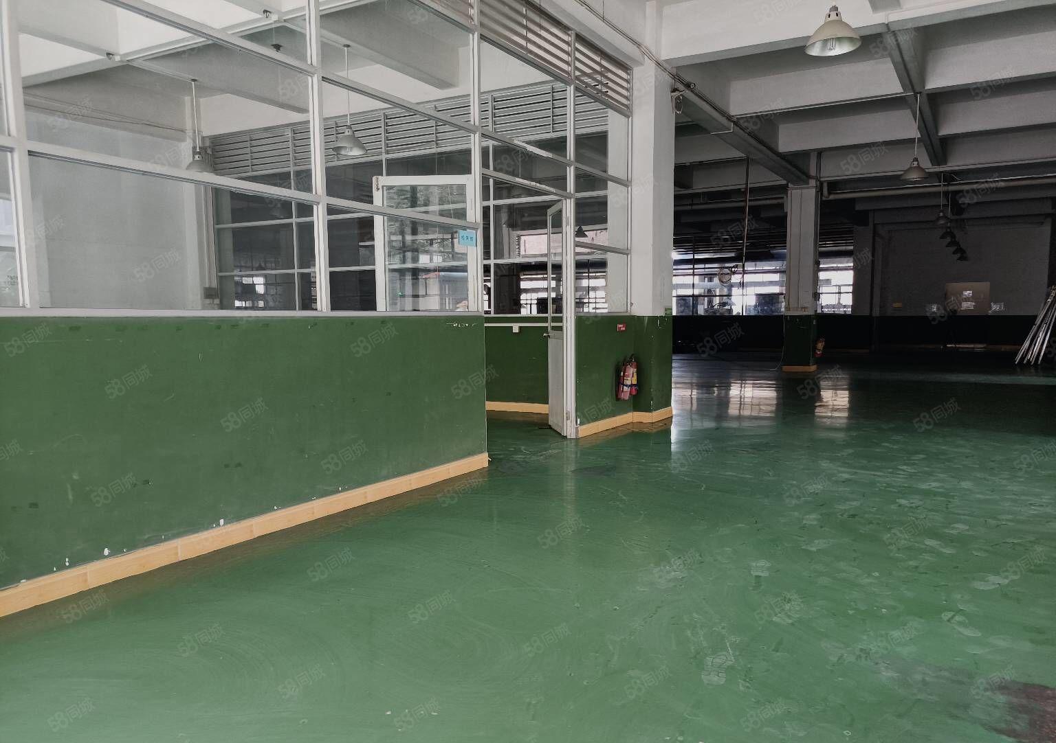 东城地铁口附近工业园厂房仓库出租950平，现成办公室，拎包入