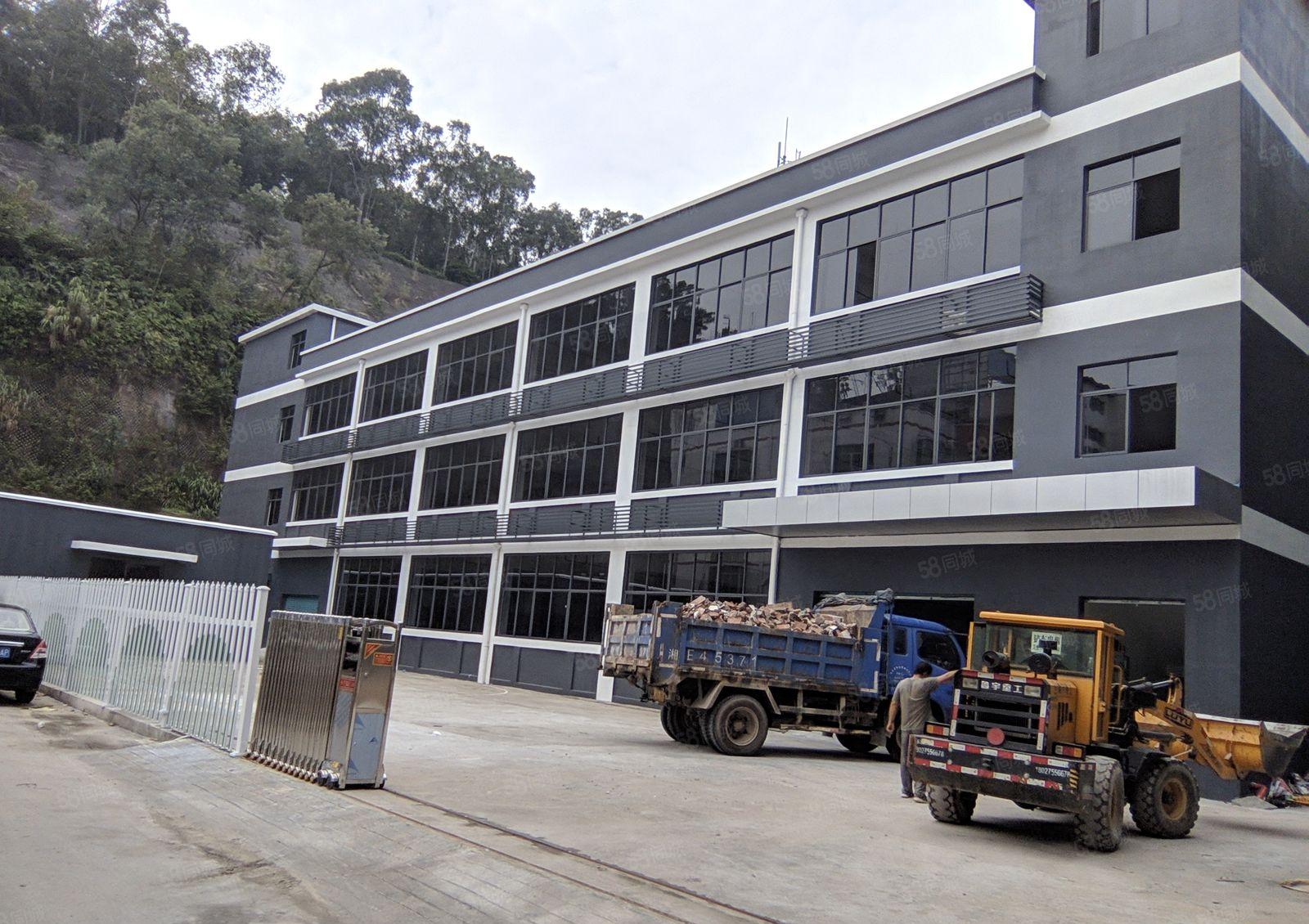 东城花园式厂房出租一楼800平方，二楼400平，地段好！