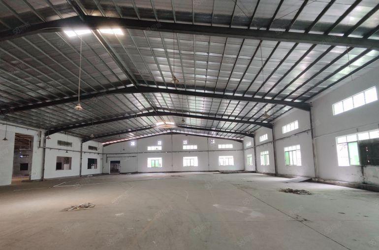 东城主干道边9000平方单一层钢结构铁皮房厂房出租大小可分租