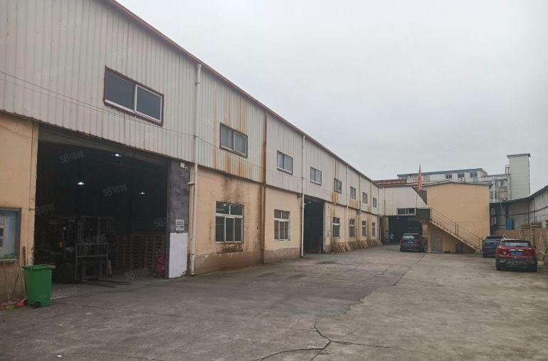 东城单一层独门独院厂房出租5000方，滴水8米，水电齐全。