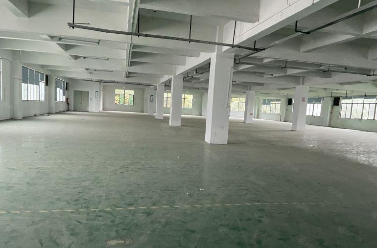 低价厂房出租！东城桑园大马路旁二楼830平，带办公室地坪漆