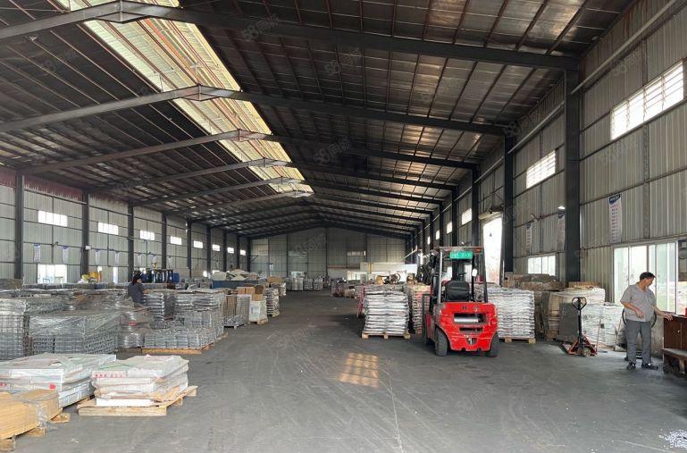 东城新出原房东独院空地可以停飞机，适合机器设备冲压压铸五金类