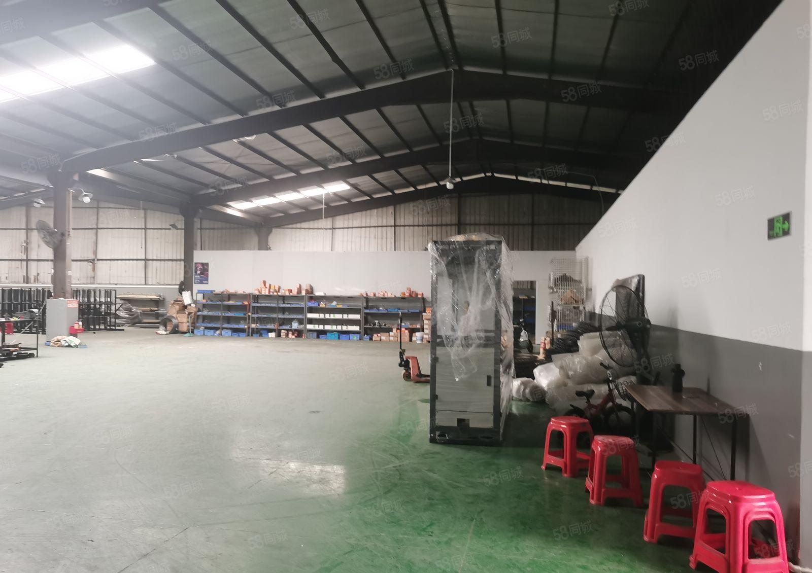 东城牛山新出单一层2500平，滴水九米，水电齐全，带装修