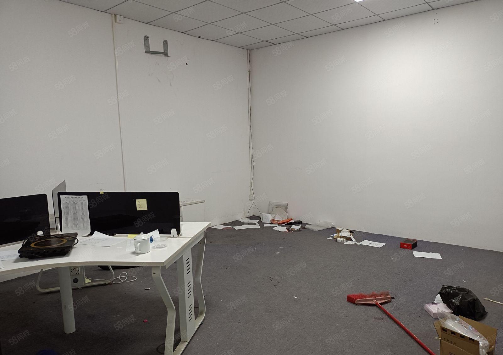 东城同沙8米高独院钢构厂房出租680平现成办公室