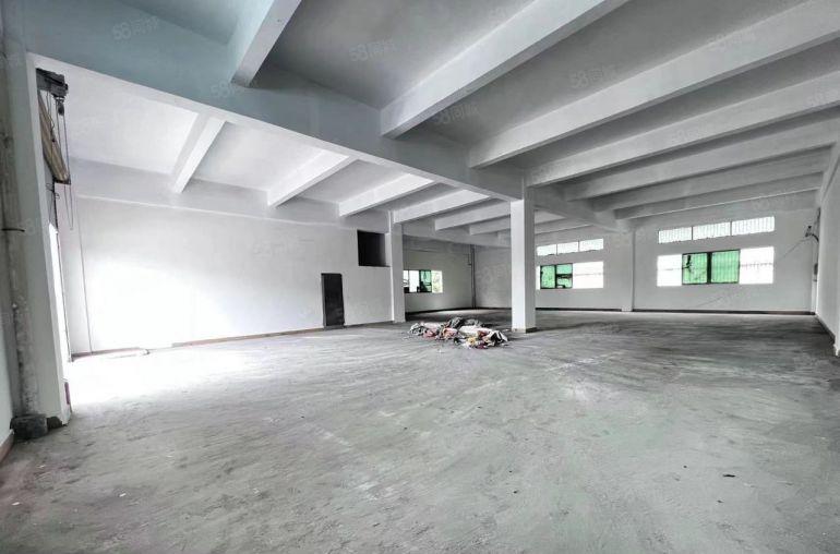 厂房出租东城主山标准厂房一楼500平楼上800平，大小可分