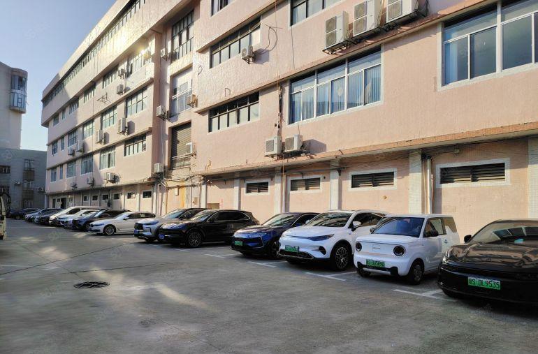 主山一楼厂房仓库出租有冷库可分租750平方起租