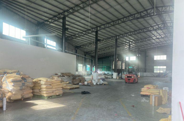 东城桑园工业区新出单一层1600平方米，水电齐全好停车。