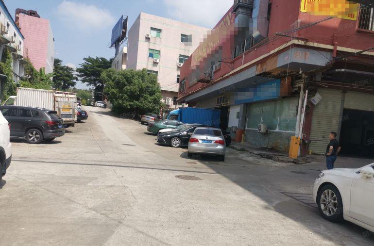 东城莞龙路榴花地铁口楼上厂房分租700方300方有装修水电全