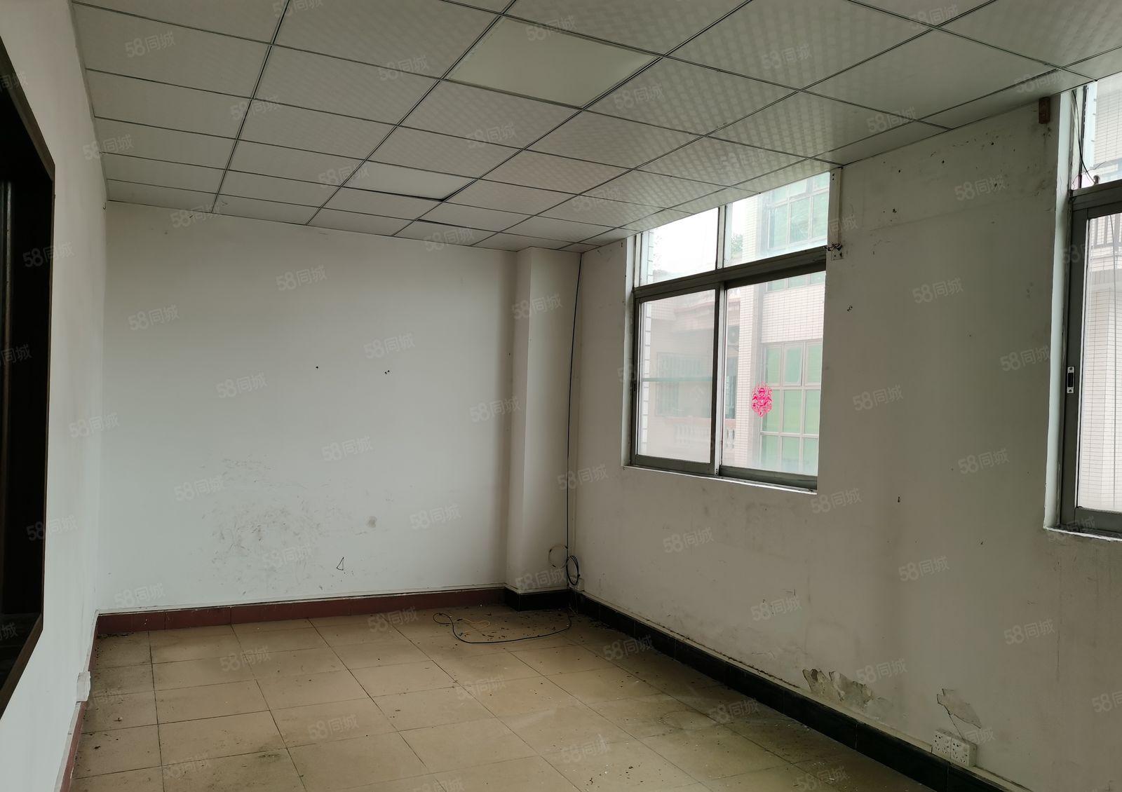 温塘新出三楼厂房600平方现成办公室