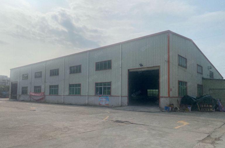 东城桑园工业区新出单一层1600平方米，水电齐全好停车。