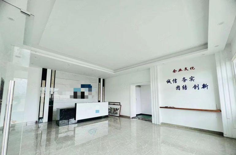 靠高速路口附近独院厂房出租，形象好空地大大小车随意进出