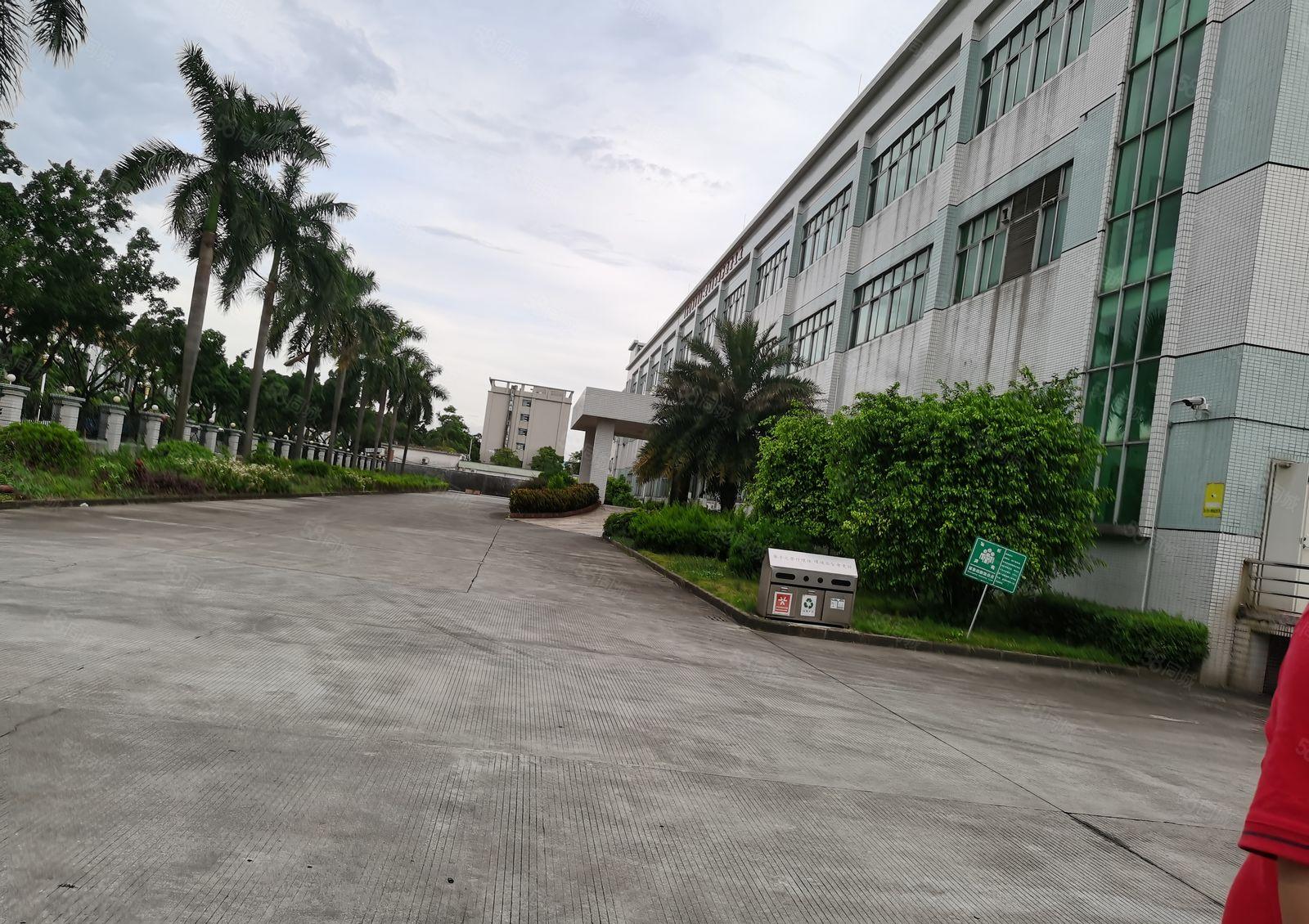 东城牛山外径工业园独门独院厂房一万平，可分租，带电梯！