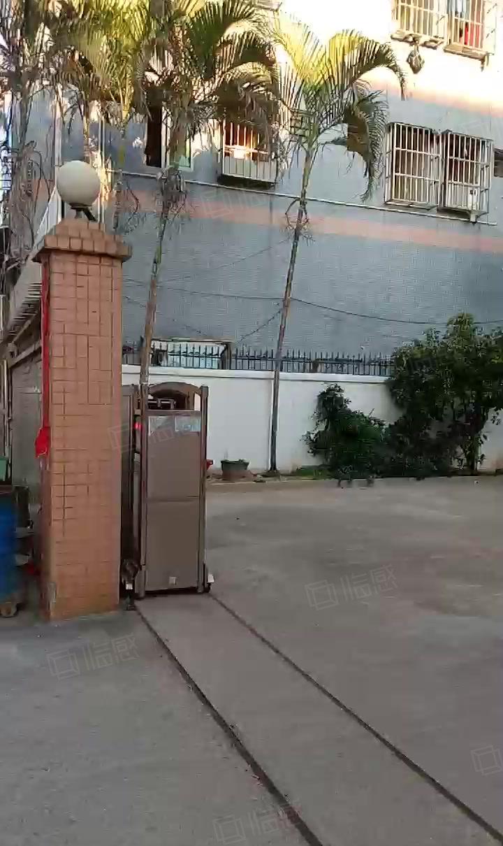 东城区(独院单一层厂房)1350平方，租金25元