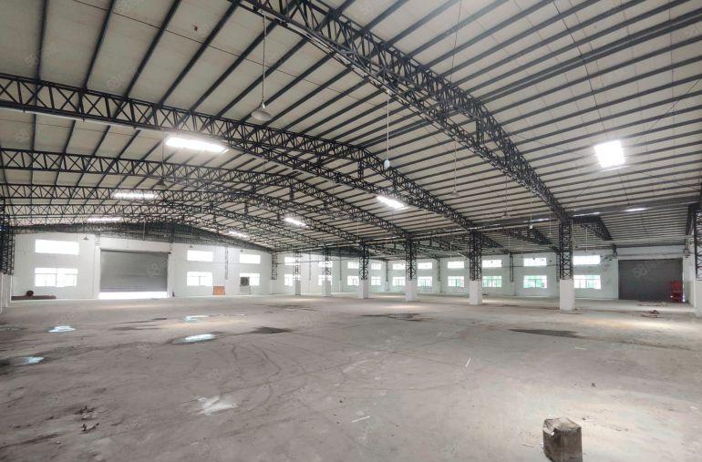 东城主干道边9000平方单一层钢结构铁皮房厂房出租大小可分租