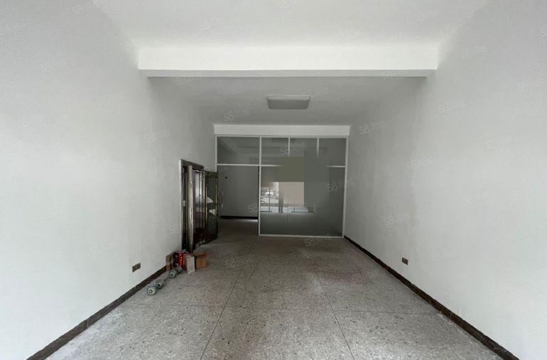 独栋，7500元，停车很方便，但要收费