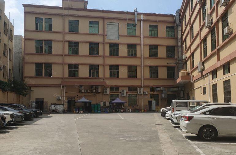 东城桑园独院厂房分租二楼900平，现成办公水电装修，厂房出租