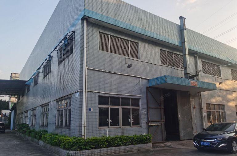 厂房单一层9米高，独门独院。空地超大，有现成的牛角。可装行车