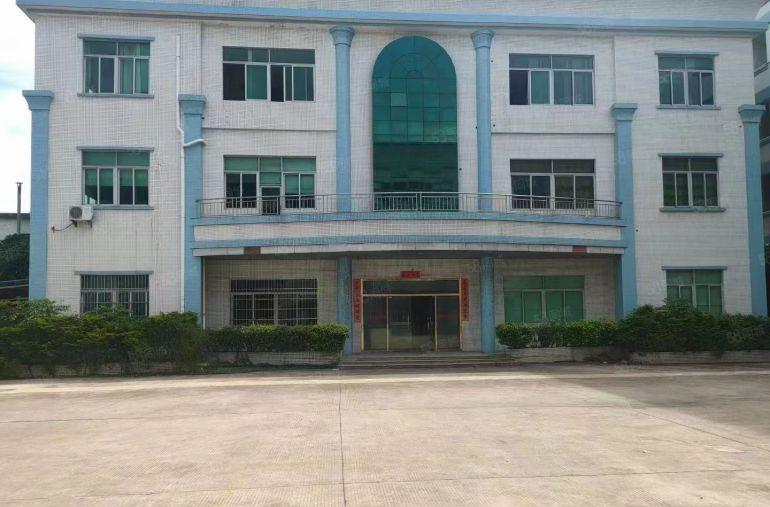 靠高速路口附近独院厂房出租，形象好空地大大小车随意进出