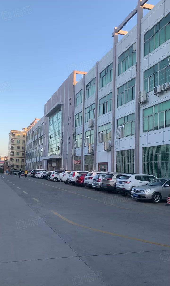 东城周屋工业园厂房二楼整层3200方可分租，地段好能办环评。