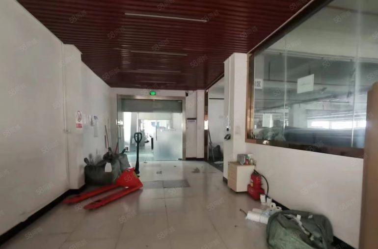 新出现成制衣厂，价格美丽，可分租适合做制衣，加工仓库等