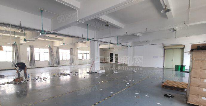 虎门新出楼上900平带装修厂房，近高速出口，交通便利