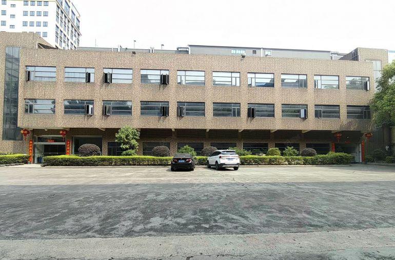 虎门近长安独门独院，一楼6米，下月搬空，可谈可定，6500平