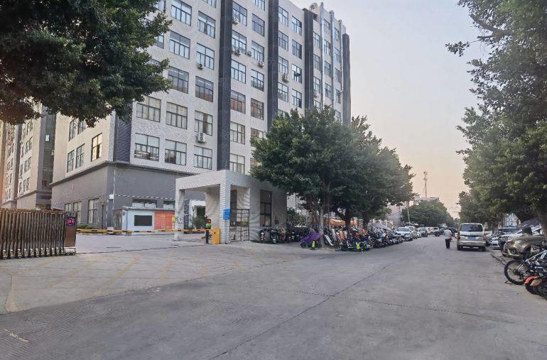 虎门镇北栅9成新1000平米标准厂房出租适合电子制衣组装仓库