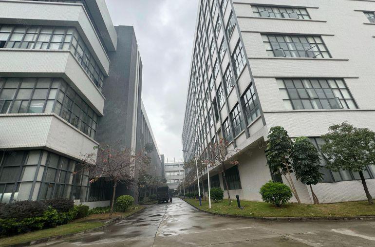 虎门花园式超大空地上市公司形象红本重工业带消防喷墨厂房